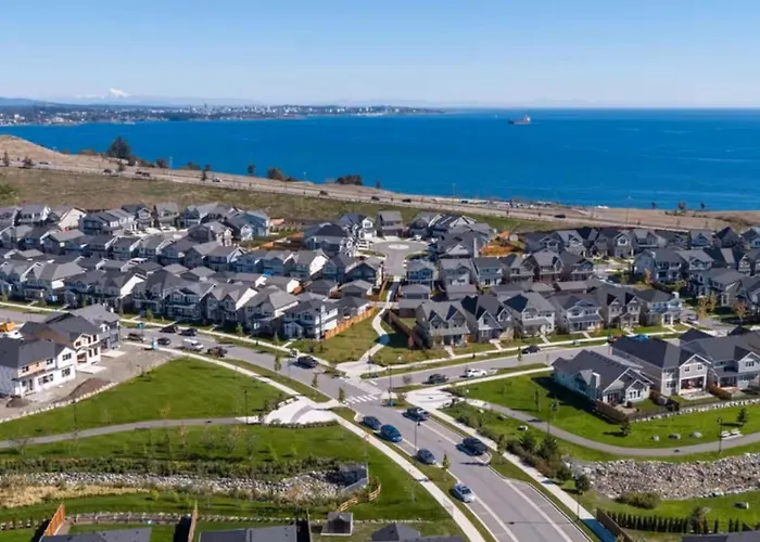 Oceana Retreat - Cozy 1Br Suite With Outdoor Oasis