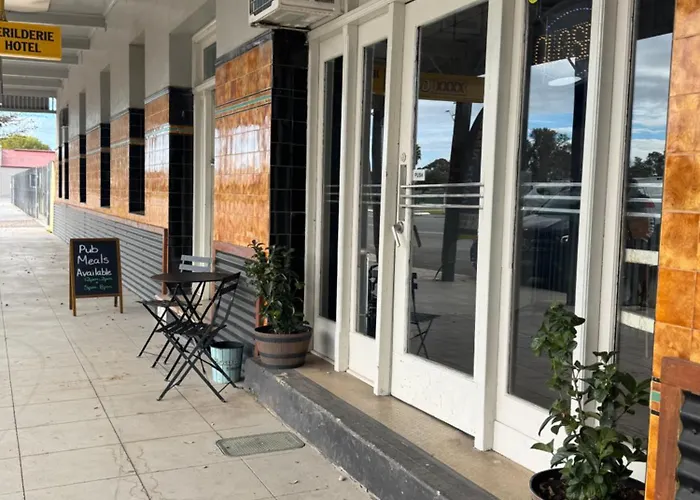 Jerilderie Hotel - Pub, Restaurant & Accommodation