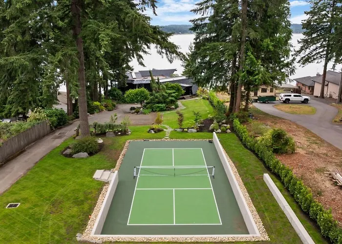 The Loft | Beach | Kayaks & Pickleball