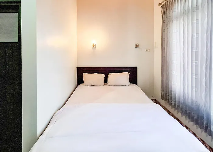 Gatra Hotel Syariah Near Alun Alun Kudus Mitra Reddoorz