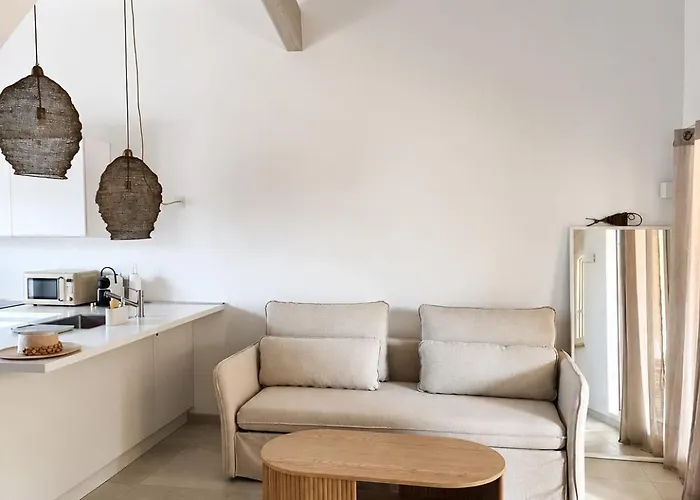 Appartement Vue Piscine A 2 Pas De La Plage