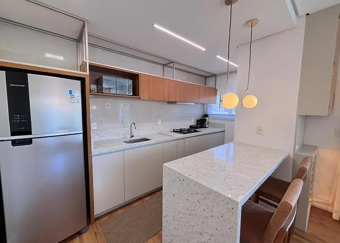 Apartamento impecável, com PISCINA AQUECIDA, 2 suítes em Gramado