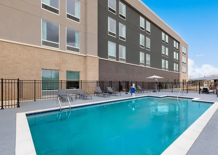 La Quinta Inn & Suites By Wyndham Athens I-65