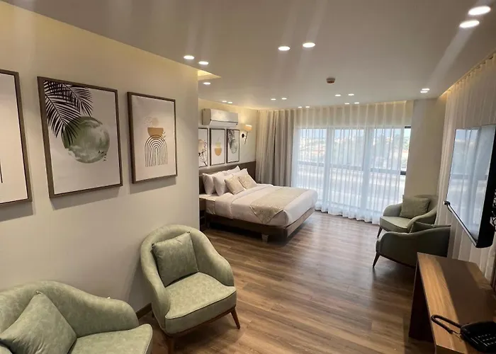 Lake Plaza Luxury Rooms