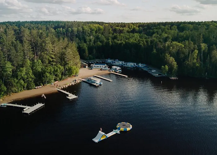 Timber Bay Lodge & Houseboats