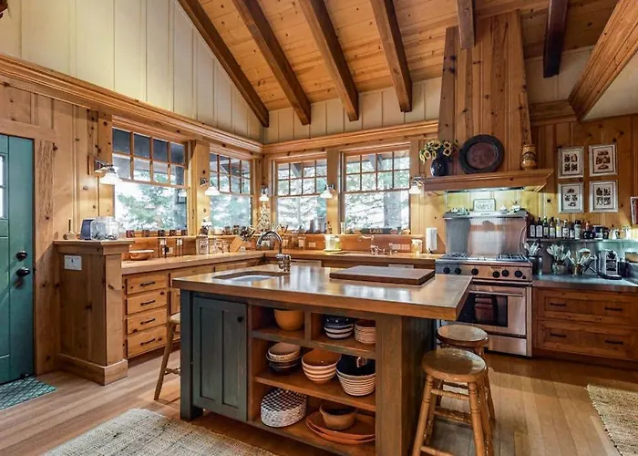 Beautiful Lakefront Home With Dock Stone Fireplace W&D And Nearby Activities