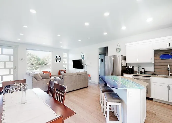 Dog-Friendly Home With Wifi Private Washer&Dryer Balcony And Two Living Rooms