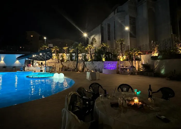 Moon Resort & Spa