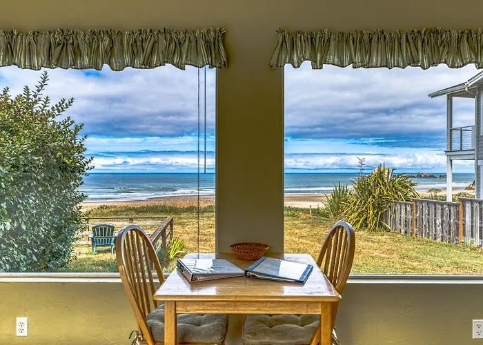 Dog-Friendly Oceanfront Home On A Bluff With Spectacular Views