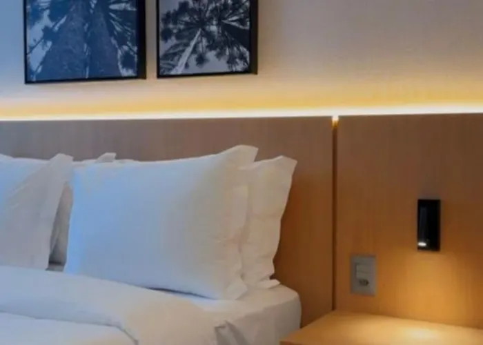 Golden Tulip Canela