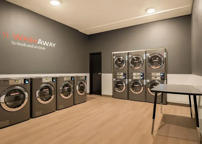 Livaway Suites Phoenix-Surprise