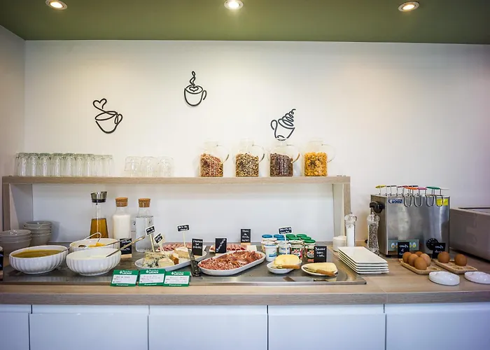 Brit Hotel Confort Roissy Saint-Witz