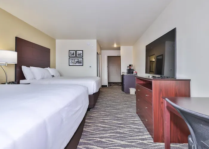 Cobblestone Hotel & Suites - Bay Minette