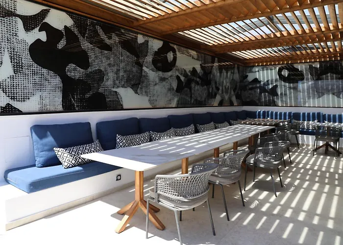 Lyo II Boutique Suites