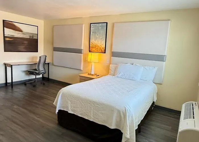 Citrus Inn & Suites