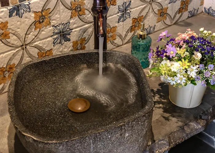 Huazhu Xizhai Hotel