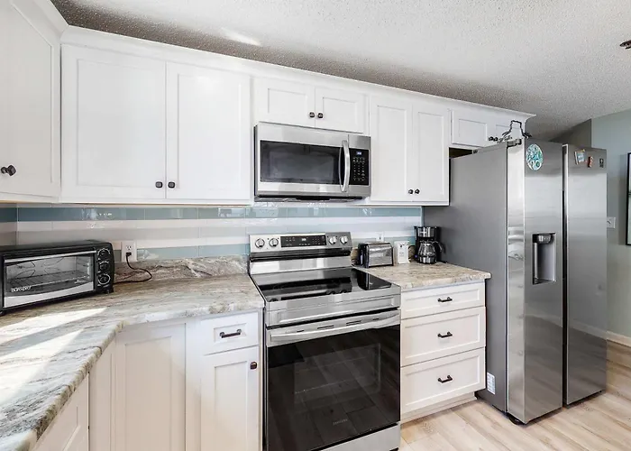 11Th Floor Bayfront Condo W Amazing Views Plus Shared Pools Tennis & Gym