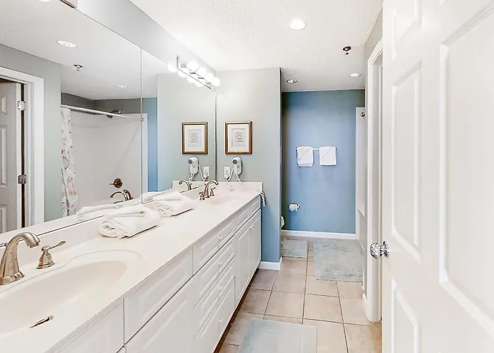 Well-Appointed Condo With Amazing Views Pool & Hot Tub - Close To Beach