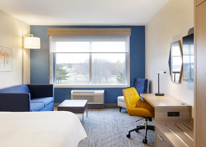 Holiday Inn Express & Suites Alexandria By Ihg