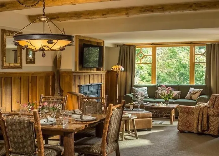 Superior Room In Whiteface Lodge - Ski Resort