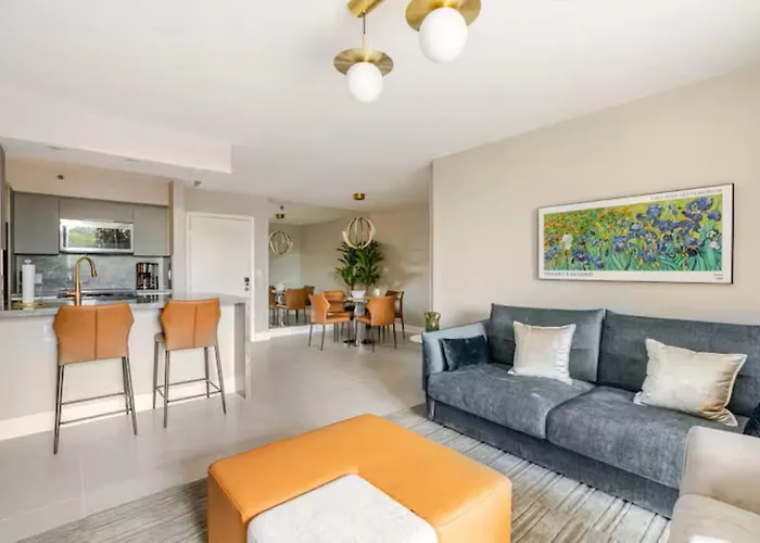 Newly Renovated Condo At The Yacht Club Aventura 1305