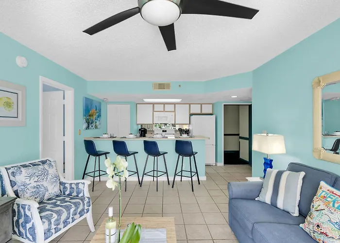 Seas The Breeze, Poolside Condo Near The Beach