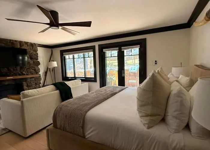 Spacious 3 & 3 In Aspen'S Core With Sauna