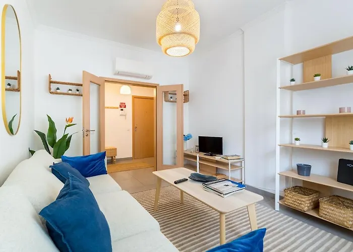 Sun N' Salt Lounge House
