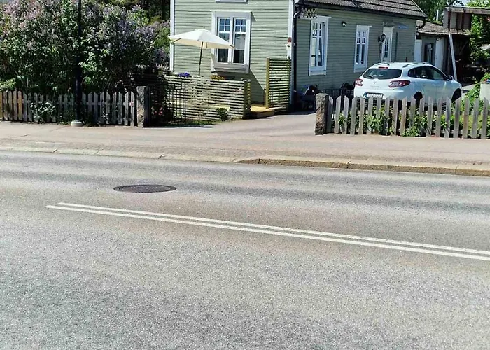 Gaesthus I Centrala Nybro I Anslutning Till Boningshuset