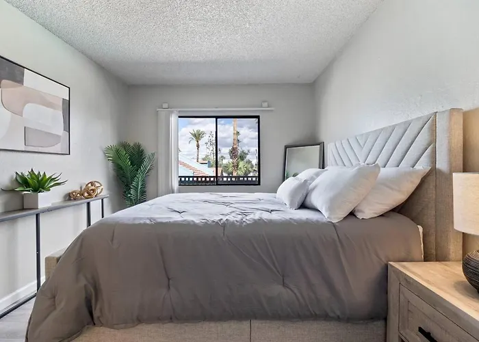Meticulously Kept Downtown Mesa 1-Bedroom Oasis