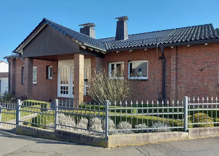 Haus Gotzbert I Wohnung UG I Nähe Klinikum I 40qm I 2 Zimmer I Küche I Bad I Garten I Terrasse
