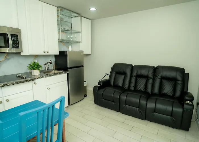 Cozy Private Suite With Full Kitchen