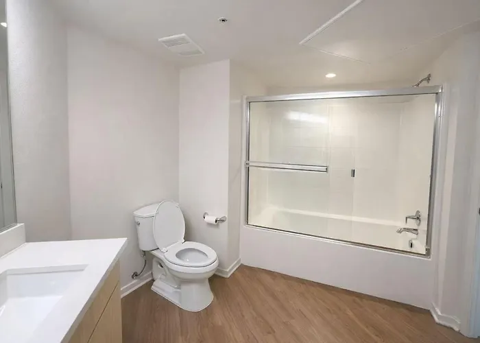 Stylish Luxury 2Br - Walk To Irvine Spectrum