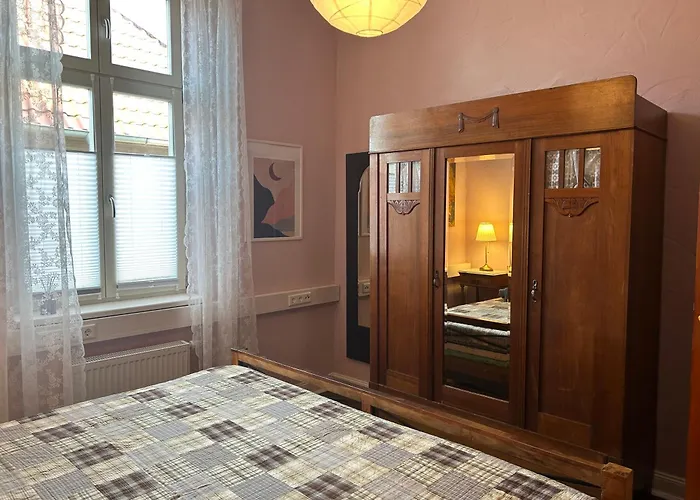 Großzügige zentrale Altbauwohnung