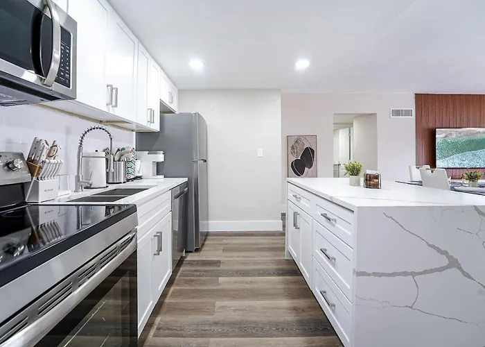 Boca Raton Apartment With 2 King Bedrooms And Pool - Near Fau