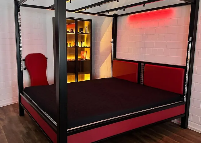 Red Silence I Design Suite im Koblenz