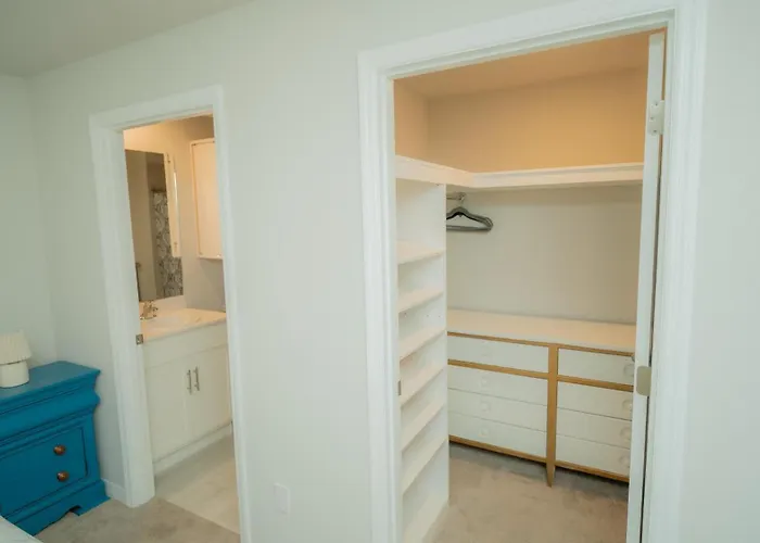 Cozy Private Suite With Full Kitchen