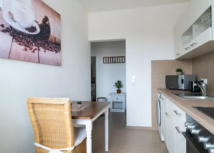Beautiful Apartment In Town Centre For Tla Tdy Tlf