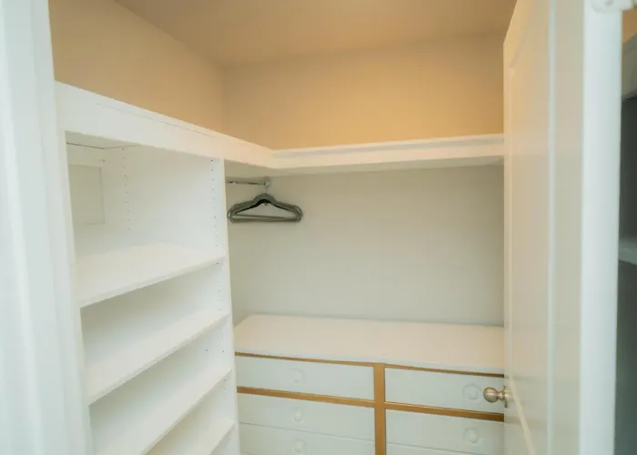 Cozy Private Suite With Full Kitchen