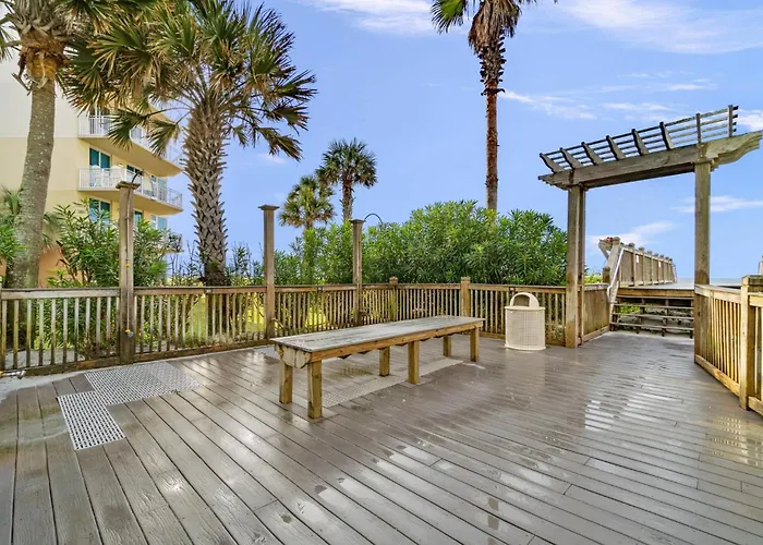 Beachfront Lazy River Sleeps 8 C305