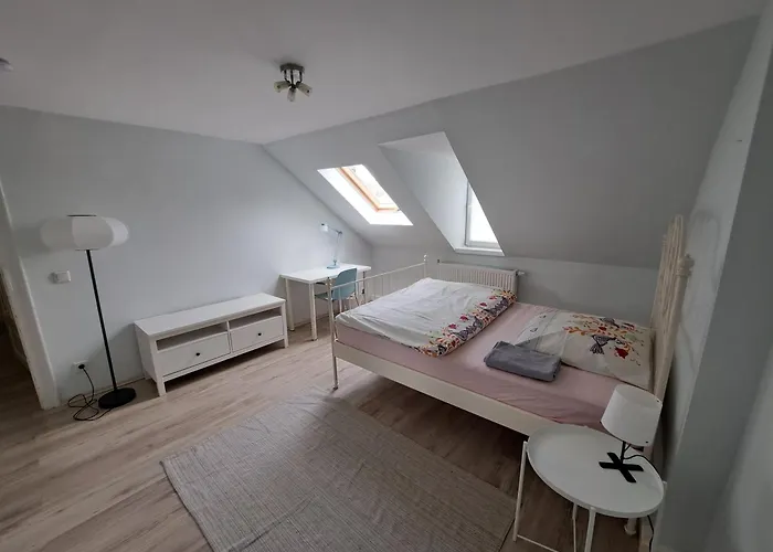 Moderne Wohnung mit Gratis Parkplatz - zentral zwischen Bahnhof und Innenstadt
