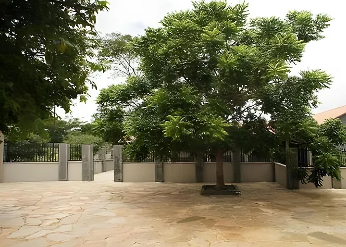Studio Hebron: Refúgio Entre a Cidade e a Natureza