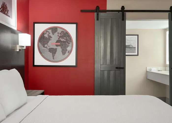 Ramada By Wyndham Cocoa