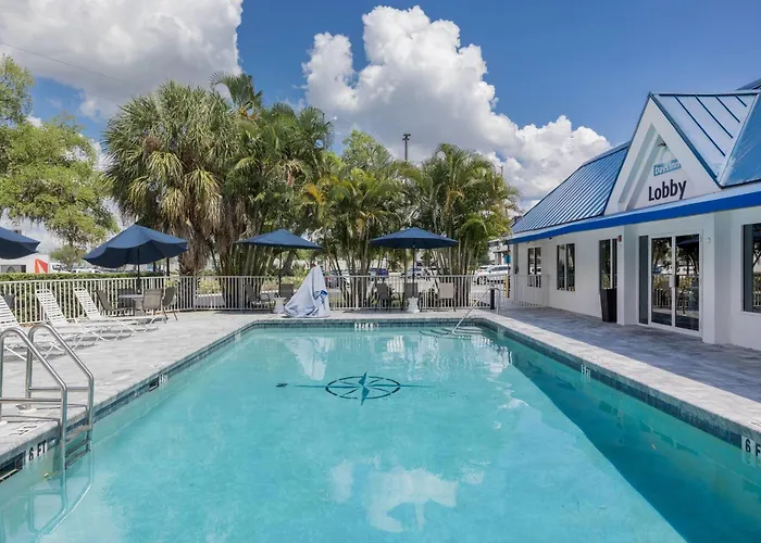 Days Inn By Wyndham Port Charlotte Town Center
