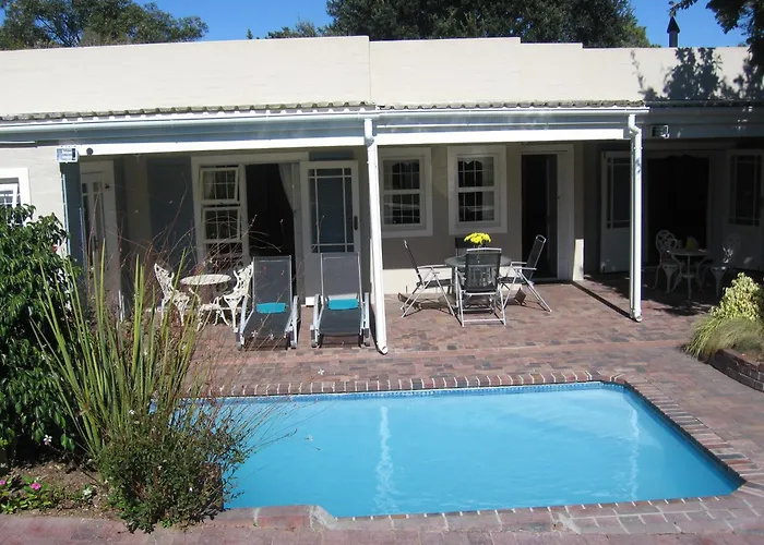 Paradiso Guesthouse & Self-Catering Cottage