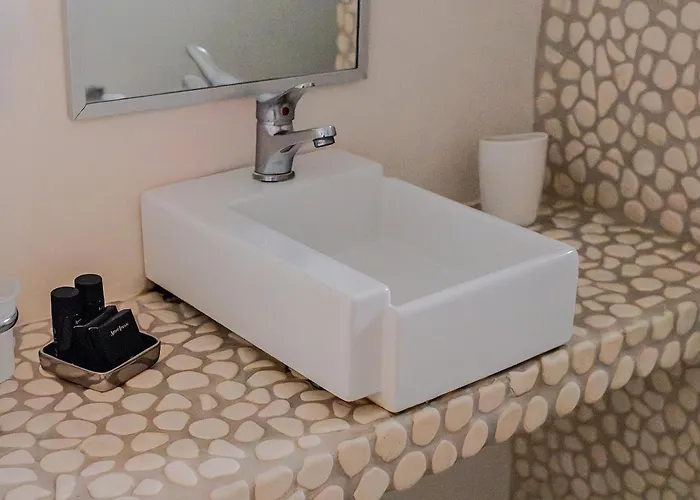 Onar Hotel & Suites