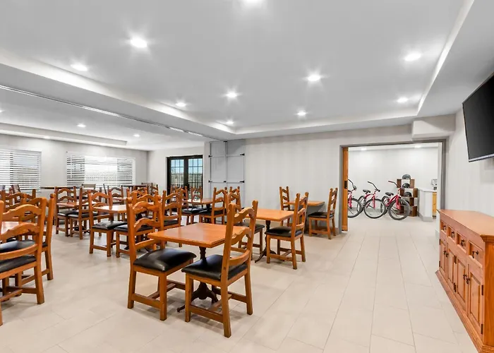 Red Lion Inn & Suites Goodyear Newly Renovated