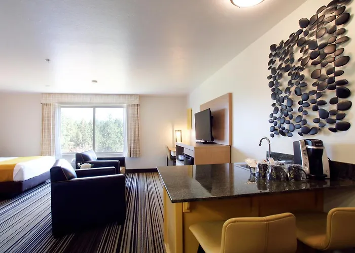 Oxford Suites Spokane Valley