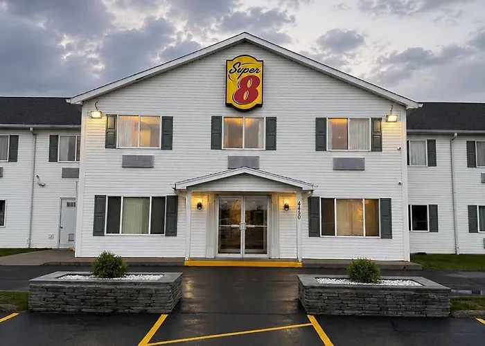 Super 8 By Wyndham Canandaigua
