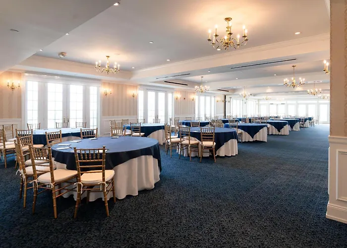 Madison Beach Hotel, Curio Collection By Hilton